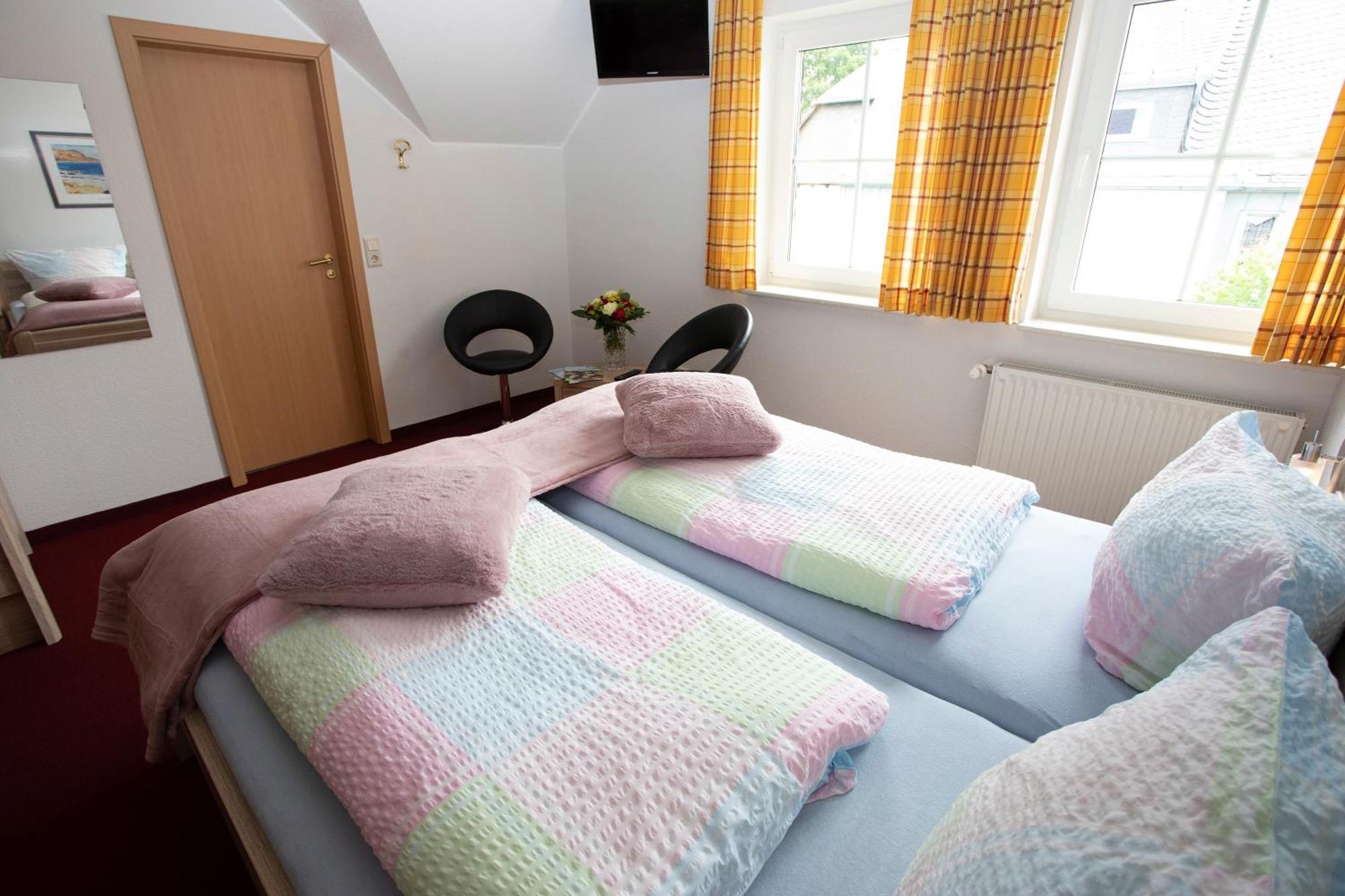 Hotel Zum Kreuzberg 3*